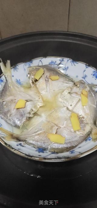 蒜香蒸银鲳鱼的做法步骤：5