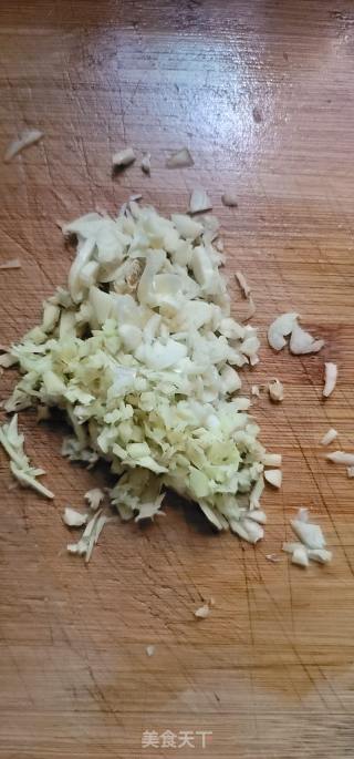 蒜香蒸银鲳鱼的做法步骤：6