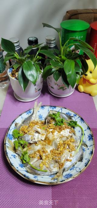 蒜香蒸银鲳鱼的做法步骤：10