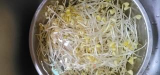 肉末炒黄豆芽的做法步骤：1
