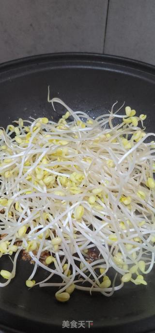 肉末炒黄豆芽的做法步骤：4