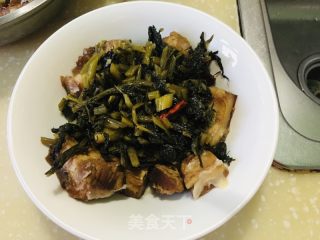 红烧方肉蒸雪里蕻的做法步骤：6