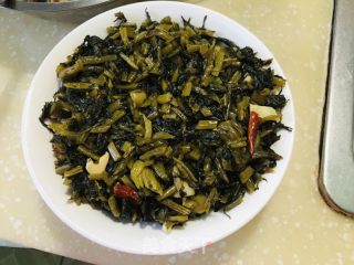 红烧方肉蒸雪里蕻的做法步骤：7