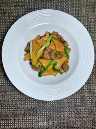 千页豆腐炒牛肉的做法步骤：13