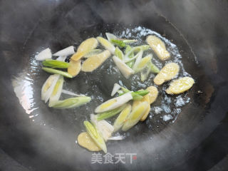 姜爆乌骨鸡的做法步骤：5