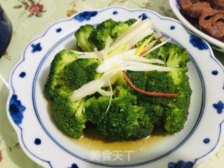 白灼西兰花的做法步骤：7