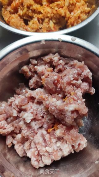 朝鲜泡菜蒸饺的做法步骤：2