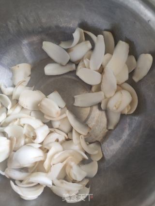 百合蒸牛肉丸的做法步骤：1