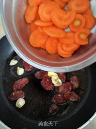 莲藕炒腊肠的做法步骤：6
