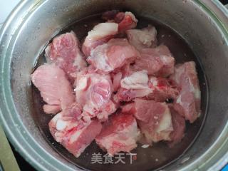 排骨芋头汤的做法步骤：1