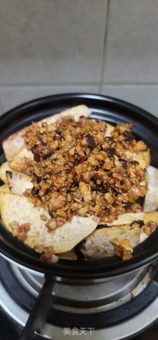 芋头肉末油豆腐煲的做法步骤：8