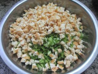 油豆腐肉末芹菜馅饺子的做法步骤：6