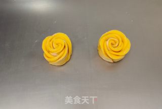南瓜泥花样面包的做法步骤：11