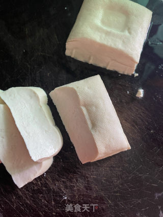 蒜苗豆腐的做法步骤：2