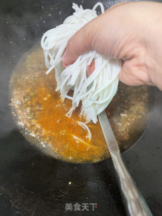 酸豆角肉末粉的做法步骤：11
