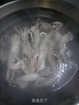黄金白菜炒笔管鱼的做法步骤：5