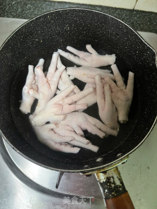 鲜虾鸡爪煲的做法步骤：4