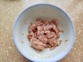 肉丝鸭蛋苤蓝炒年糕的做法步骤：4