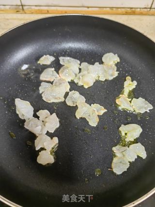 虾仁彩蔬炒饭的做法步骤：6