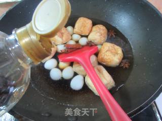 鹌鹑蛋烧油豆腐的做法步骤：3