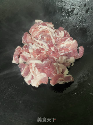 小竹笋炒五花肉的做法步骤：3