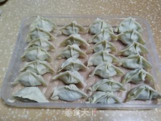 猪肉莲藕荠菜煎饺的做法步骤：6