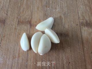 花生菠菜的做法步骤：1