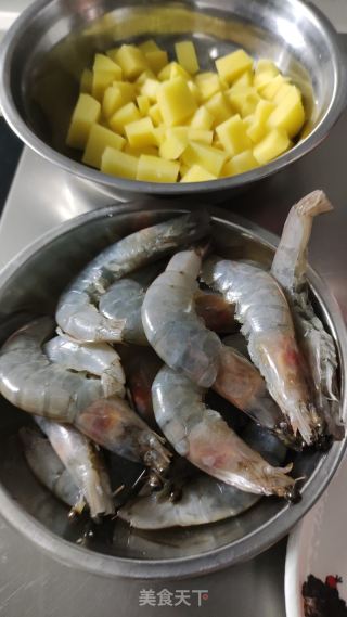咖喱虾的做法步骤：1