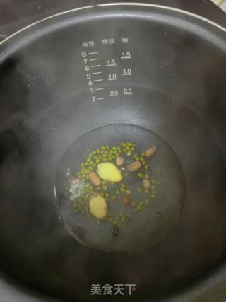 绿豆筒子骨汤的做法步骤：3
