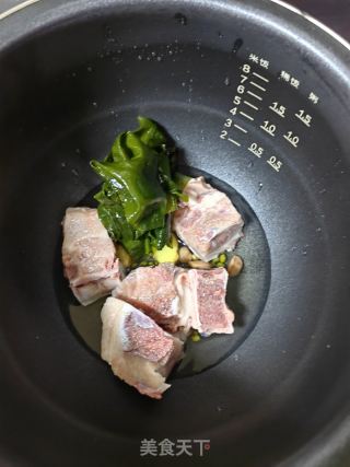 绿豆筒子骨汤的做法步骤：5