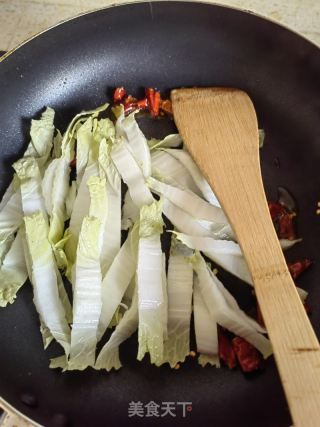 干辣椒煸炒白菜的做法步骤：3