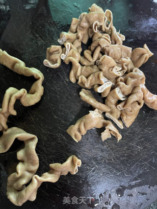 肥肠血旺的做法步骤：1