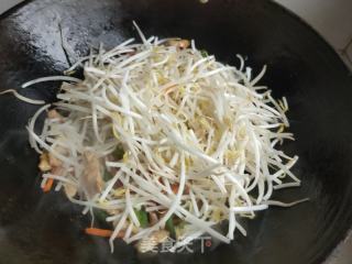 青椒肉丝炒豆芽的做法步骤：7