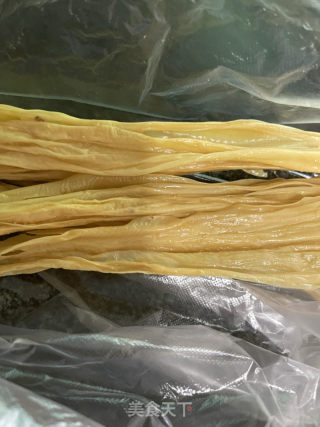 蒜蓉排骨蒸腐竹的做法步骤：1