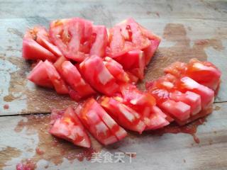 肉片海鲜菇番茄豆皮汤的做法步骤：4