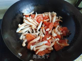 肉片海鲜菇番茄豆皮汤的做法步骤：6