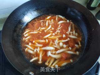 肉片海鲜菇番茄豆皮汤的做法步骤：7