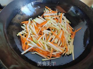 蒜苗苤蓝炒肉丝的做法步骤：5