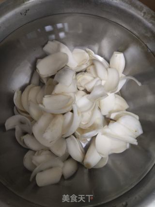 百合鹌鹑蛋糖水的做法步骤：1
