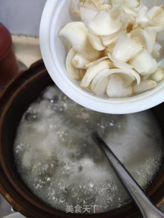 百合马蹄蛋花汤的做法步骤：5