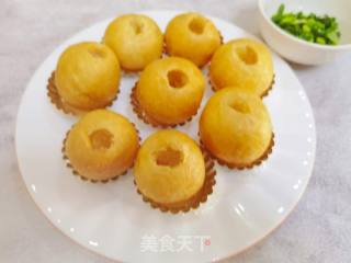 解锁油面筋的新奇吃法，一口爆浆的油面筋灌鸡蛋的做法步骤：2