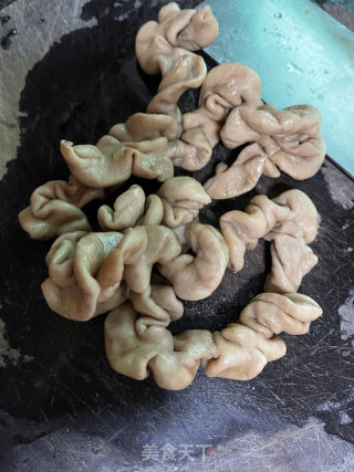 肥肠豆腐的做法步骤：1