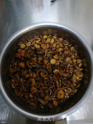 榛蘑酱肉包的做法步骤：2