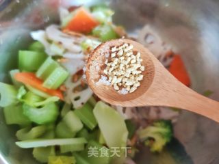香芹胡萝卜拌藕片的做法步骤：6