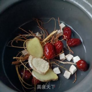五指毛桃茯苓鸡汤的做法步骤：3
