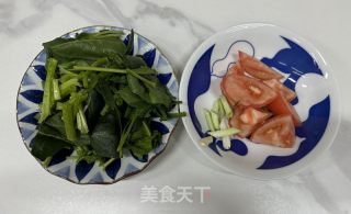 豆腐西红柿炒菠菜的做法步骤：3