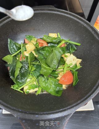 豆腐西红柿炒菠菜的做法步骤：8