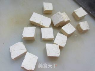 大蒜肉片炒豆腐的做法步骤：2