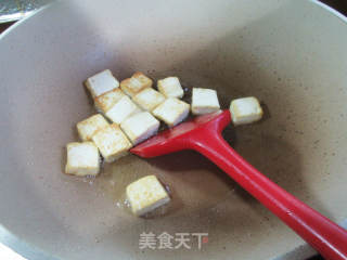 大蒜肉片炒豆腐的做法步骤：3