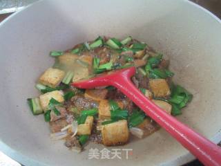 大蒜肉片炒豆腐的做法步骤：8